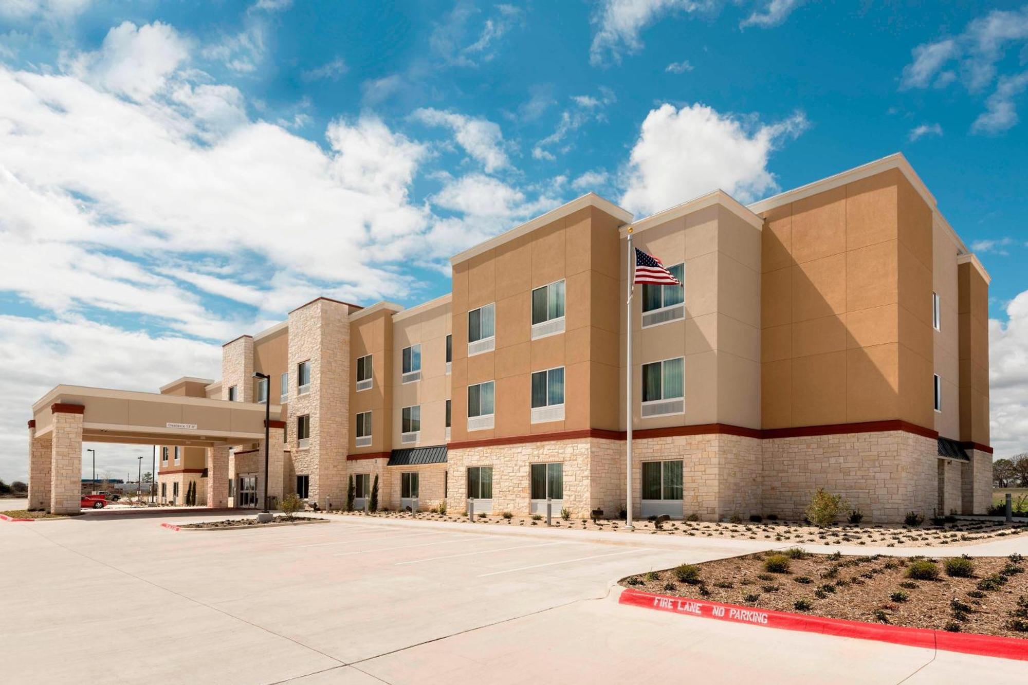Fairfield Inn & Suites By Marriott Fredericksburg Texas Екстериор снимка