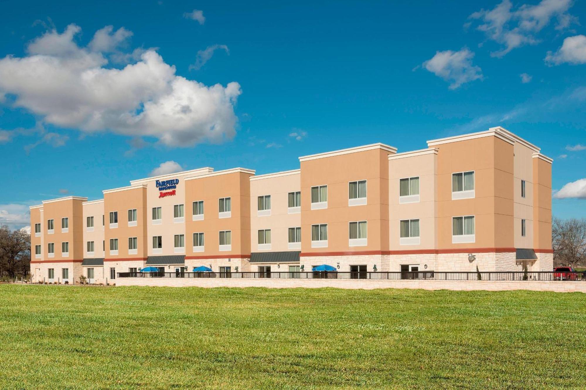 Fairfield Inn & Suites By Marriott Fredericksburg Texas Екстериор снимка